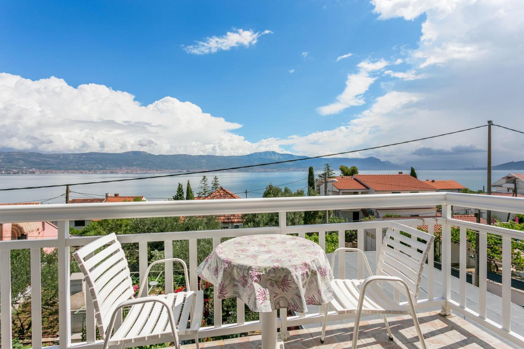 Apartments By The Sea Slatine, Ciovo - 6000 Exterior photo